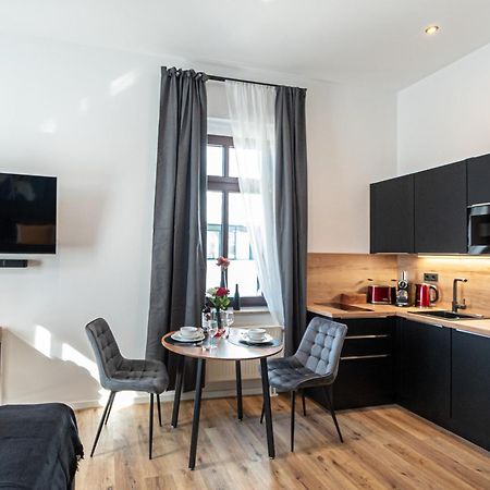 Sweethome - Zentral - Kueche & Parkplatz, Wifi Halle  Buitenkant foto