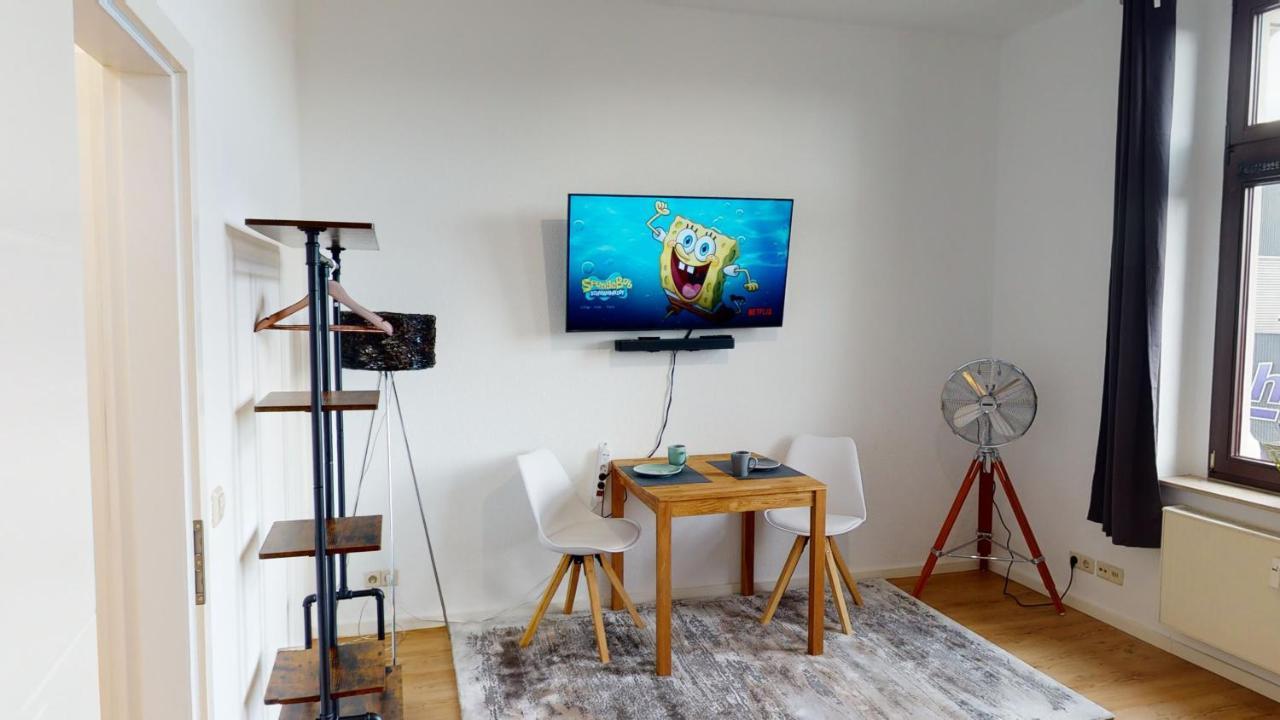 Sweethome - Zentral - Kueche & Parkplatz, Wifi Halle  Buitenkant foto