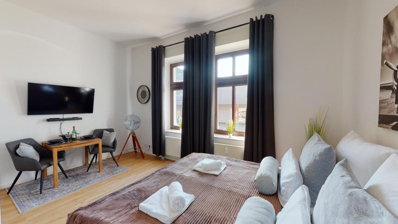 Sweethome - Zentral - Kueche & Parkplatz, Wifi Halle  Buitenkant foto