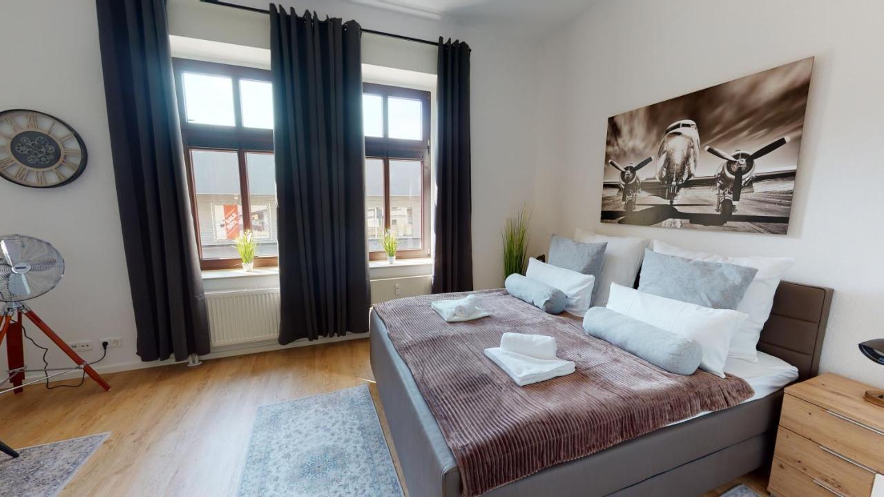 Sweethome - Zentral - Kueche & Parkplatz, Wifi Halle  Buitenkant foto