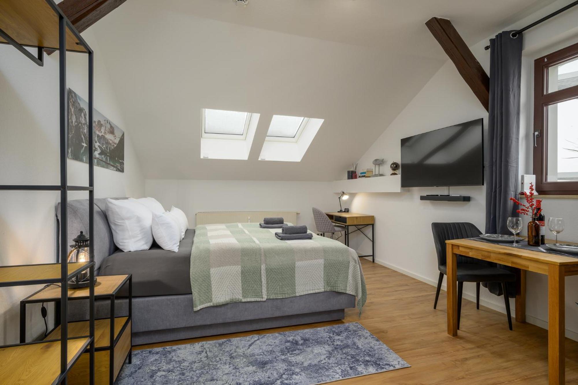 Sweethome - Zentral - Kueche & Parkplatz, Wifi Halle  Buitenkant foto
