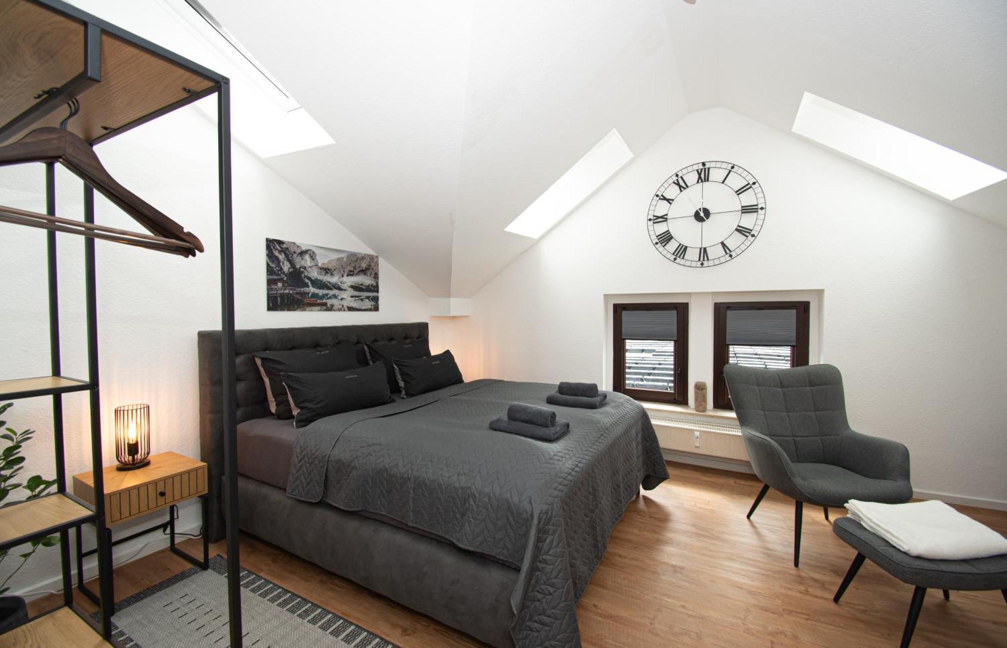 Sweethome - Zentral - Kueche & Parkplatz, Wifi Halle  Buitenkant foto