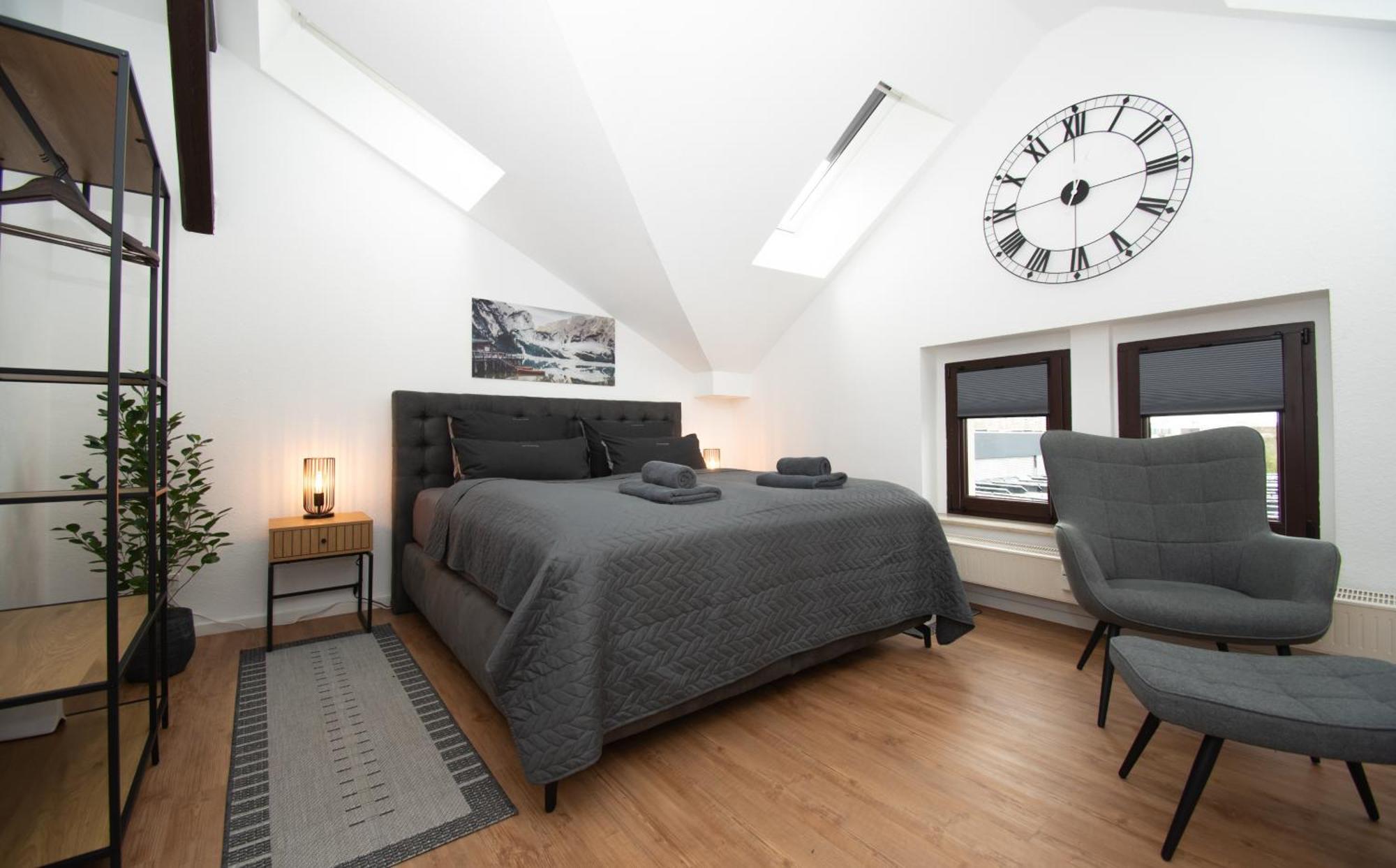 Sweethome - Zentral - Kueche & Parkplatz, Wifi Halle  Buitenkant foto