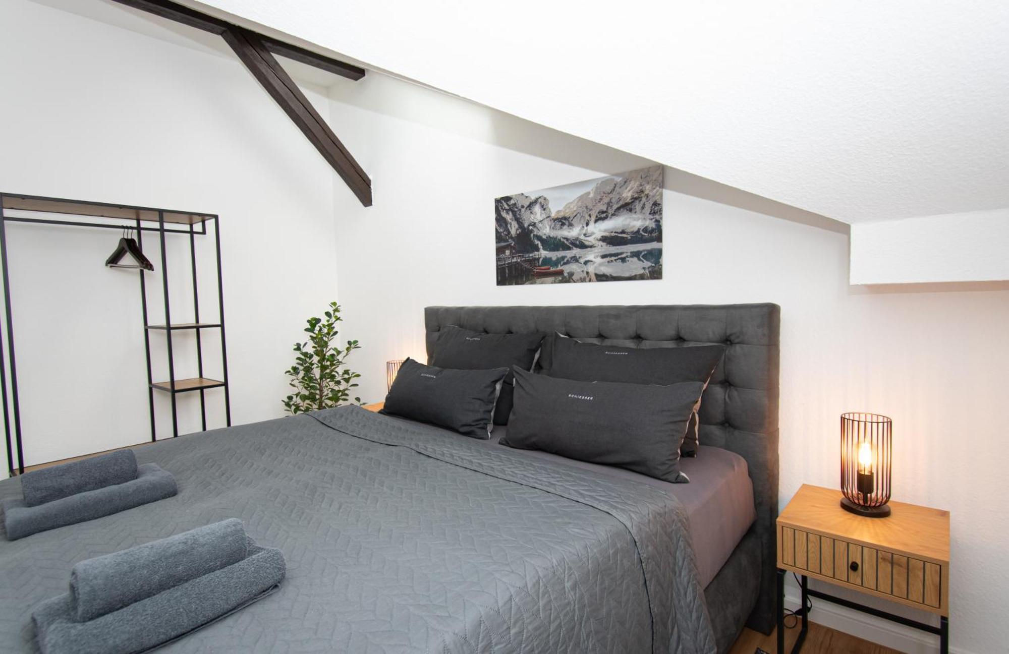 Sweethome - Zentral - Kueche & Parkplatz, Wifi Halle  Buitenkant foto