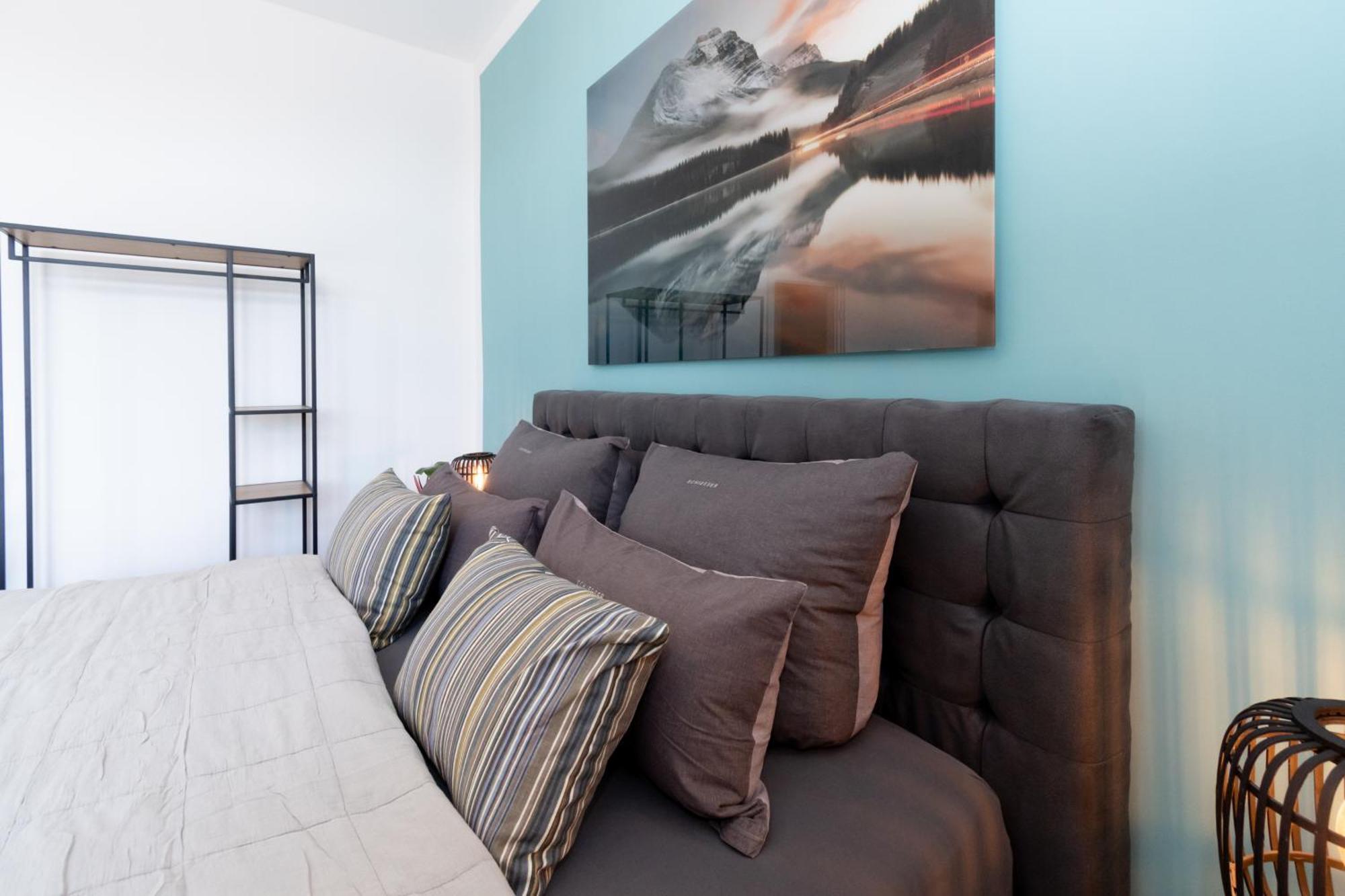 Sweethome - Zentral - Kueche & Parkplatz, Wifi Halle  Buitenkant foto