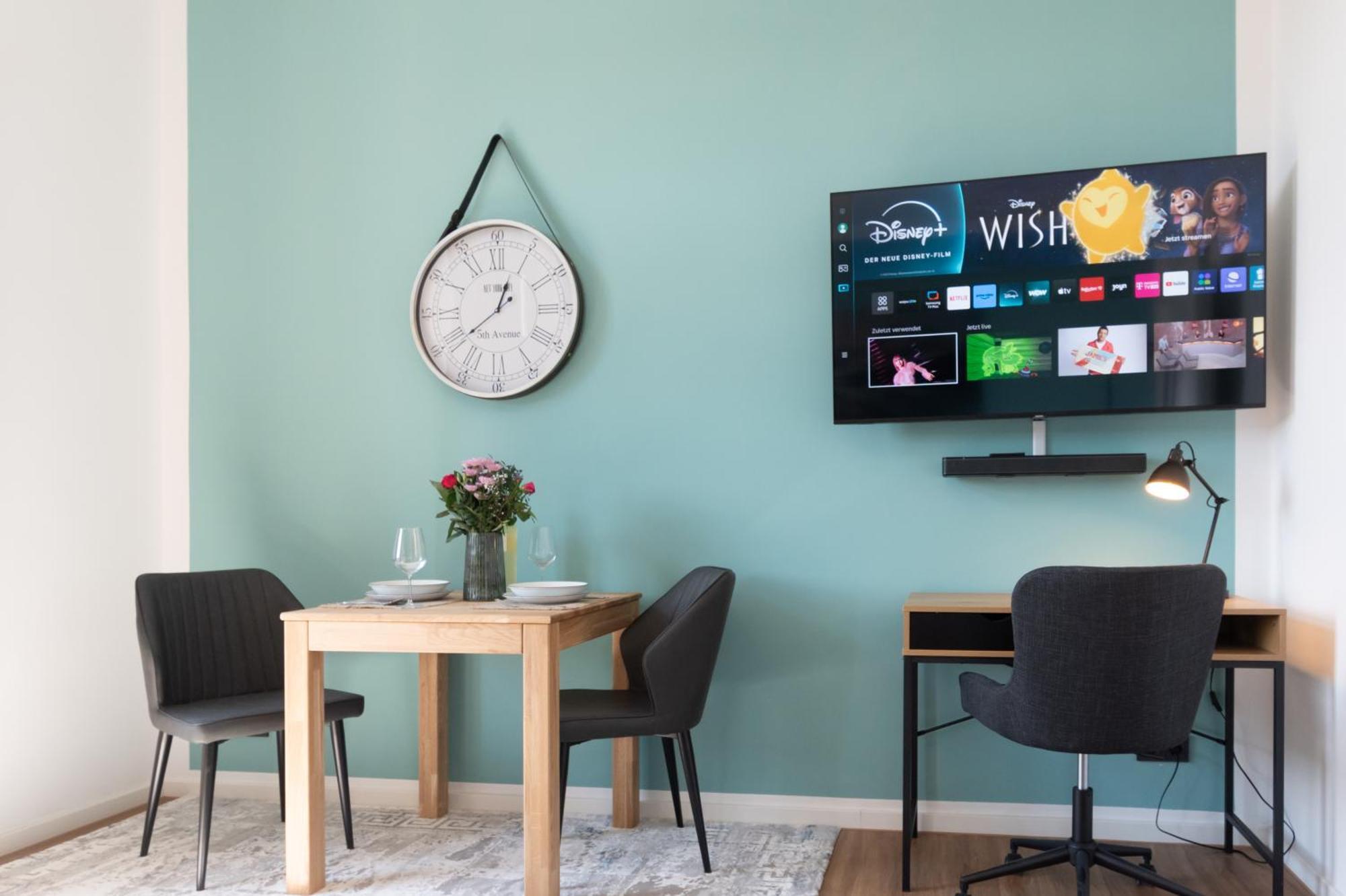 Sweethome - Zentral - Kueche & Parkplatz, Wifi Halle  Buitenkant foto