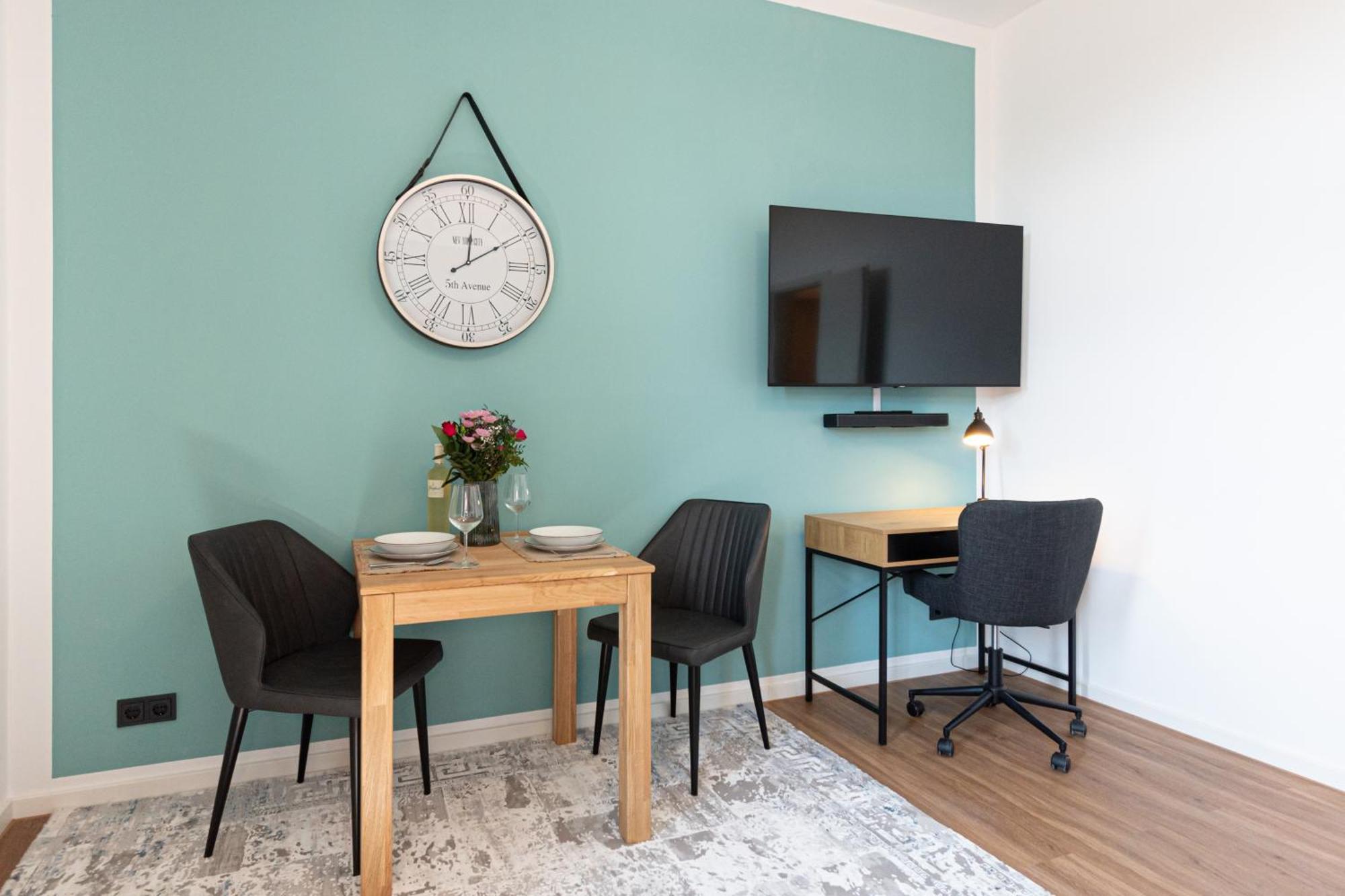 Sweethome - Zentral - Kueche & Parkplatz, Wifi Halle  Buitenkant foto