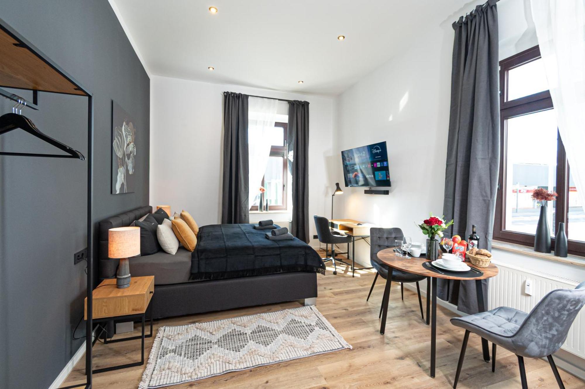 Sweethome - Zentral - Kueche & Parkplatz, Wifi Halle  Buitenkant foto