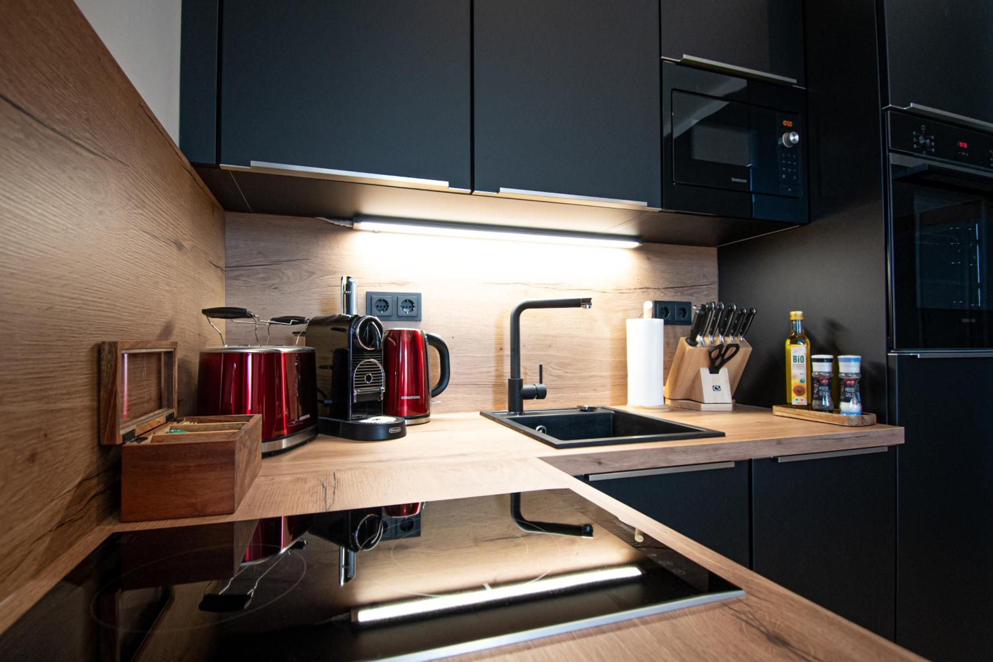 Sweethome - Zentral - Kueche & Parkplatz, Wifi Halle  Buitenkant foto